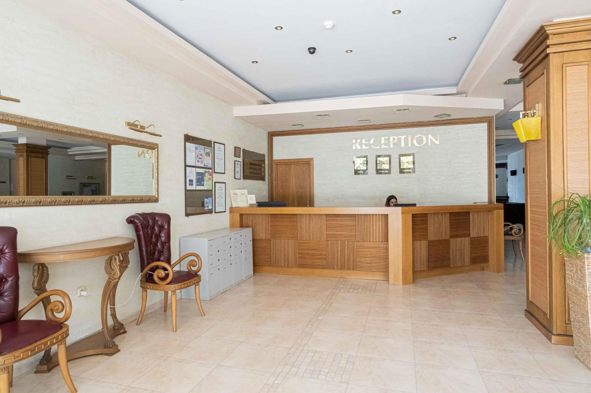 Първа Линия Хотел С Адрес К-С Реджина Маре Царево Zarewo Exterior foto