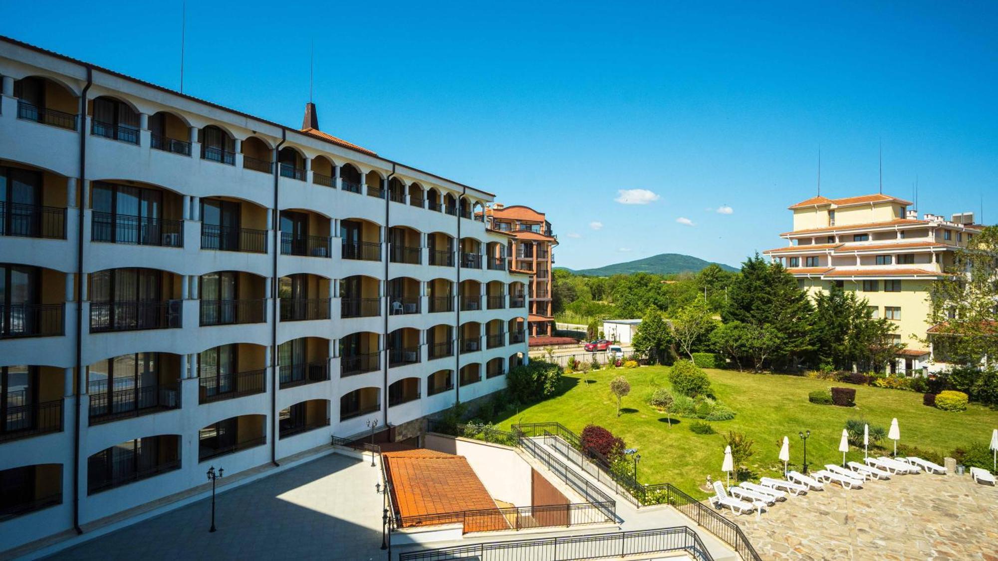 Първа Линия Хотел С Адрес К-С Реджина Маре Царево Zarewo Exterior foto