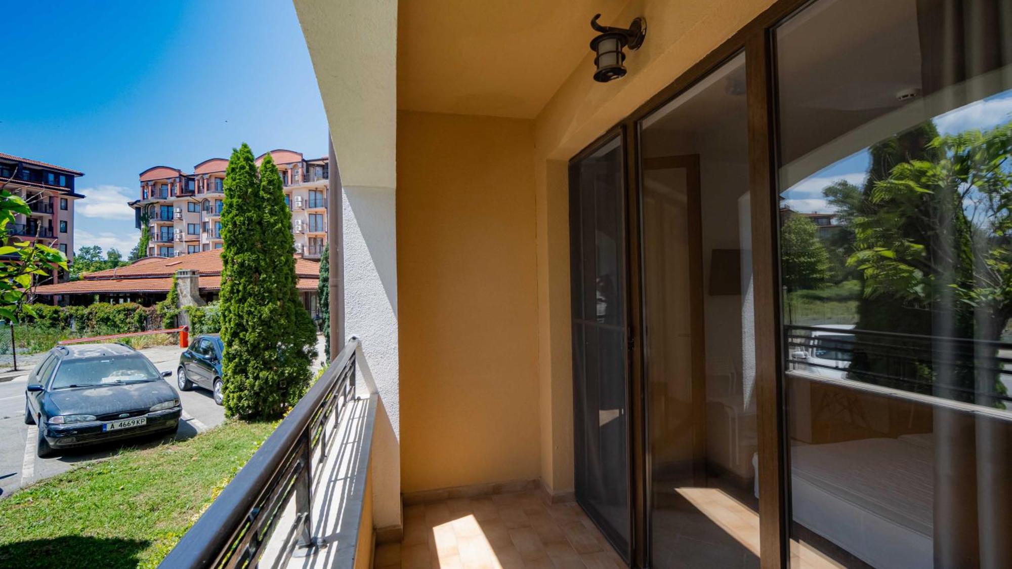 Първа Линия Хотел С Адрес К-С Реджина Маре Царево Zarewo Exterior foto